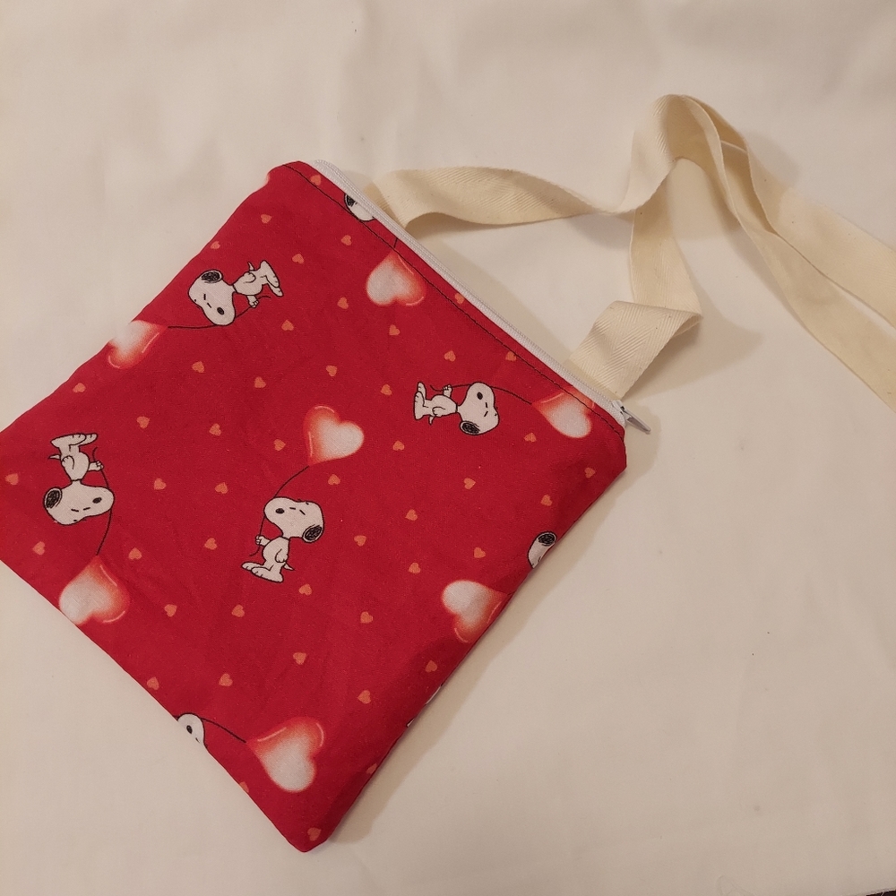 Snoopy Valentine crossbody bag